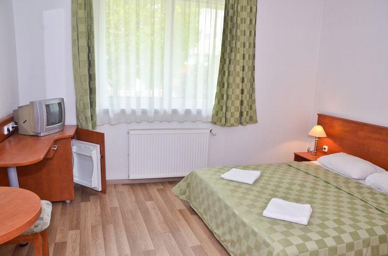 Hotel Kristaly Hajdúszoboszló Esterno foto