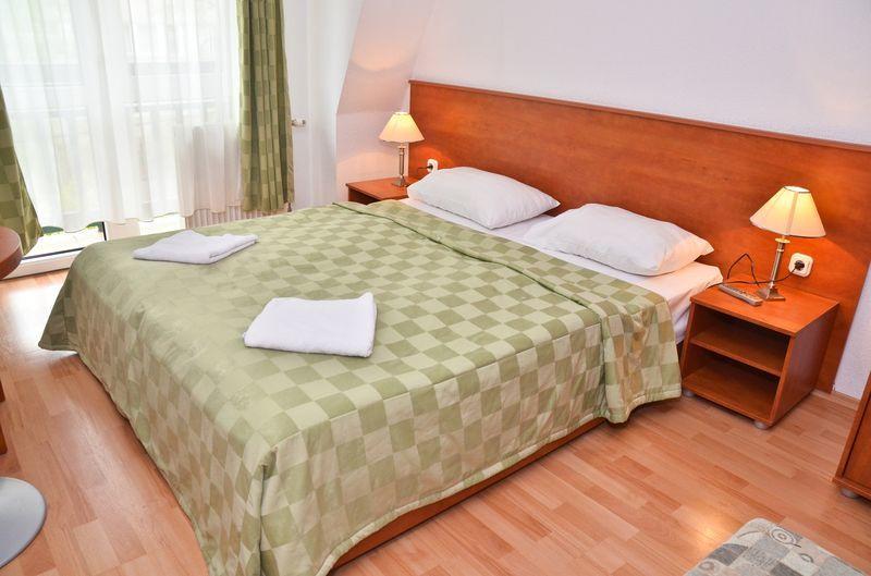 Hotel Kristaly Hajdúszoboszló Esterno foto