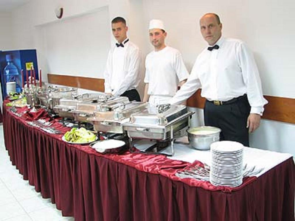 Hotel Kristaly Hajdúszoboszló Esterno foto