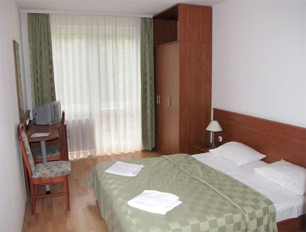 Hotel Kristaly Hajdúszoboszló Esterno foto
