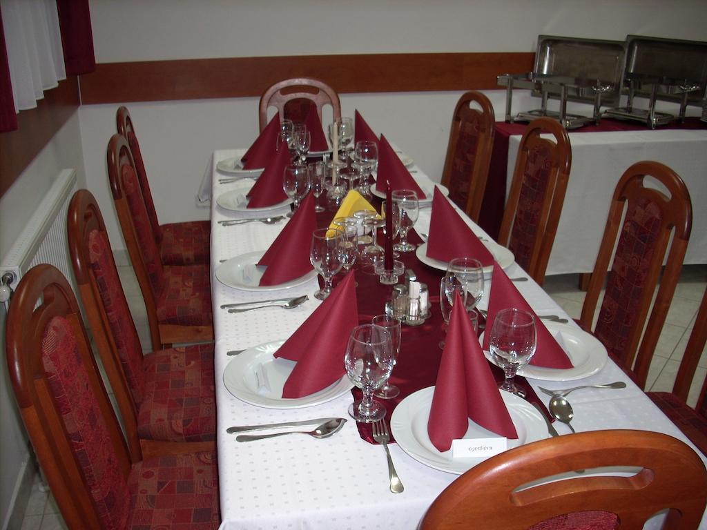 Hotel Kristaly Hajdúszoboszló Esterno foto